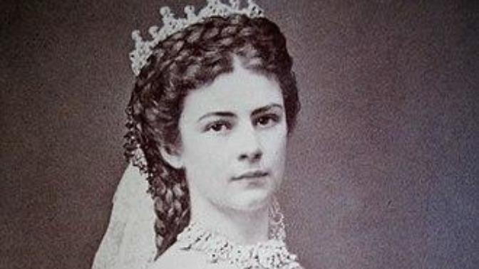 8 Royal Examples of Incest/Inbreeding Gone Wrong