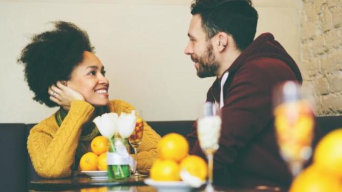 Why Dating at 21 Sucks A**