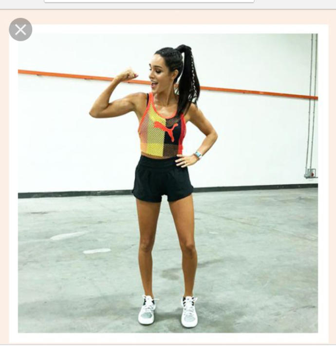 Celebrating skinny women with a small behind!