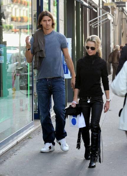 Famous men who are in relationships with women 8+ years older than them. Including Chris Hemsworth and Jason Momoa!