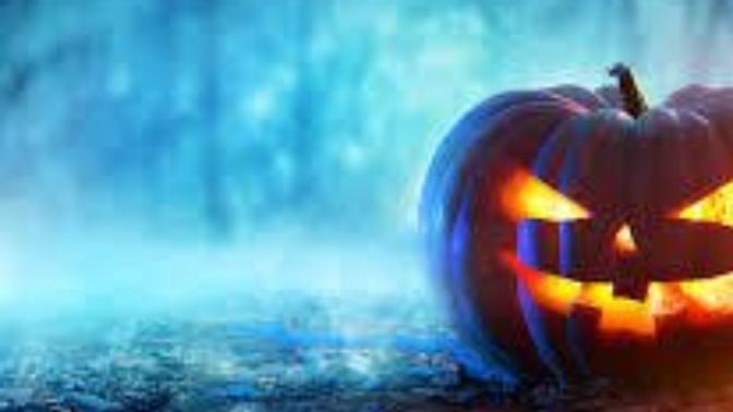 Halloween Holidays !!! How this White Queen will be spending it.👻👽👺💀☠🦍 Halloween Holidays !!! How this White Queen will be spending it.👻👽👺💀☠🦍