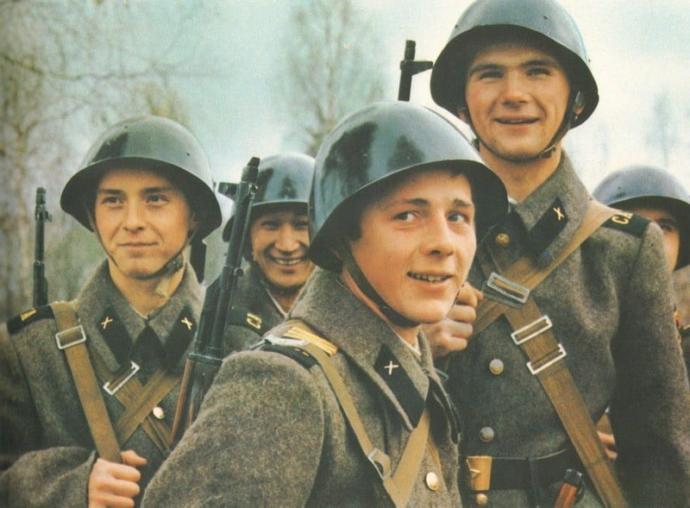 Soviet soldiers of the Cold War