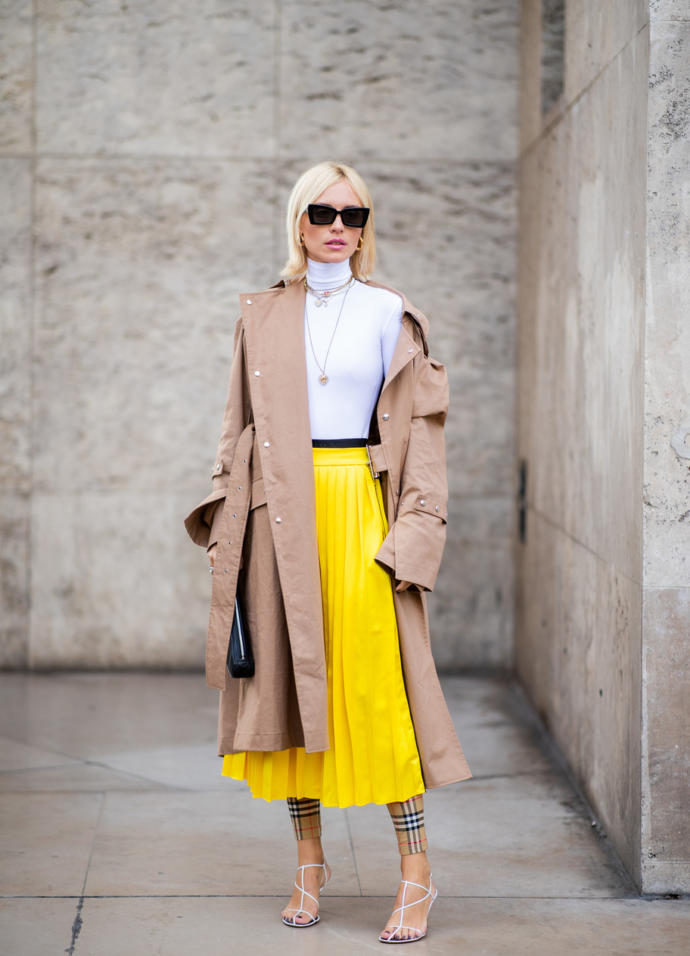 She is the winner. I can smell her Summer freshly Lemon squeezing Personality from Here. Amazing wearing pants underneath a skirt