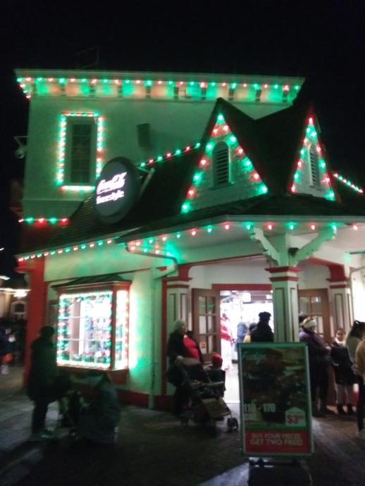 My Experience with Six Flags Great Americas Holiday in the park