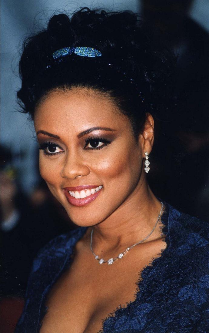 Lela Rochon would play my mom