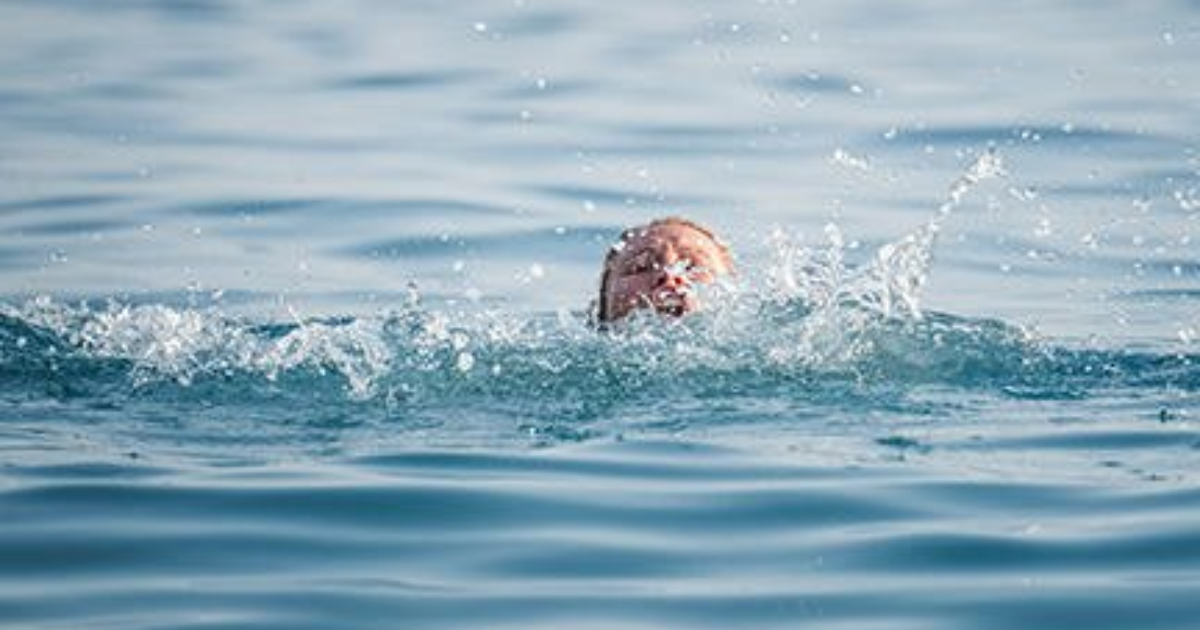 How can you actually tell someone is drowning? GirlsAskGuys