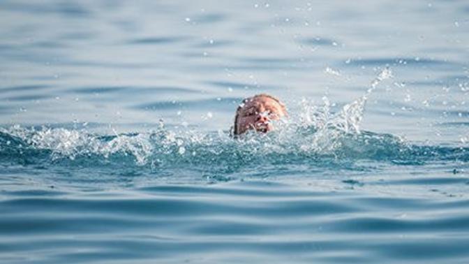 How can you actually tell someone is drowning?