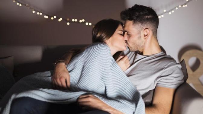 10 foolproof signs he loves you!