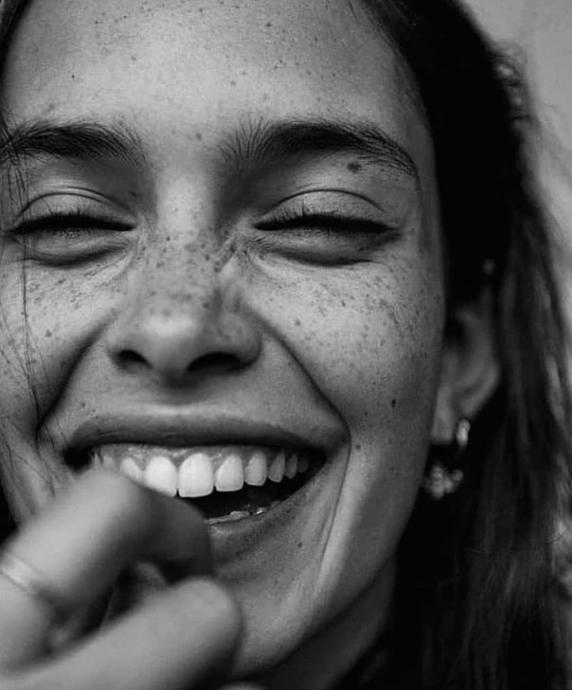 We heart it: a picture is worth a thousand words