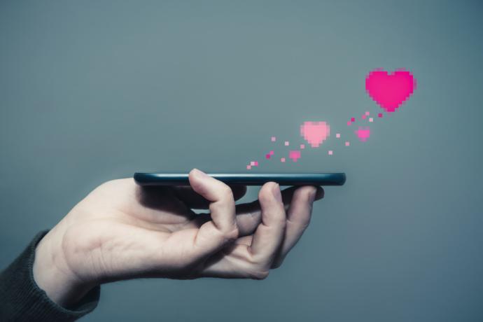 Online Dating: Why You Should/Shouldn’t Do It