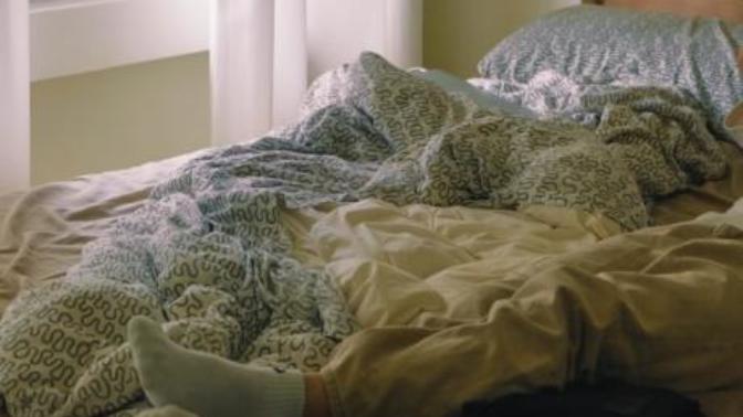 How to move out and not end up living in a mess (room mates at University)