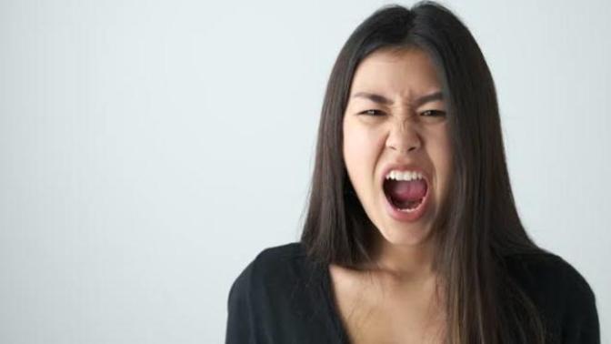 12 Signs she is not to be Trusted