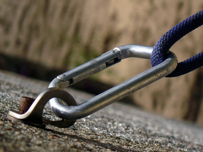 Karabiner(anglicized: Carabiner)