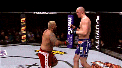 5’10” fighter knocks out a 7’0” fighter of same weight class