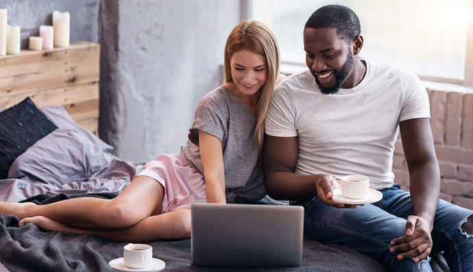 Confessions of a Ladies Man-Signs Shes Falling in Love with You