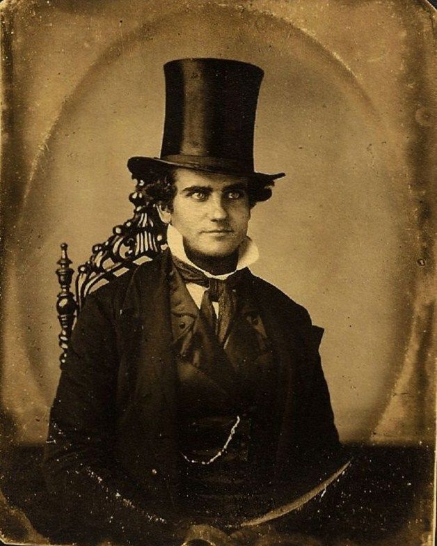 Men in pircings are so hot #Emo4Liferz