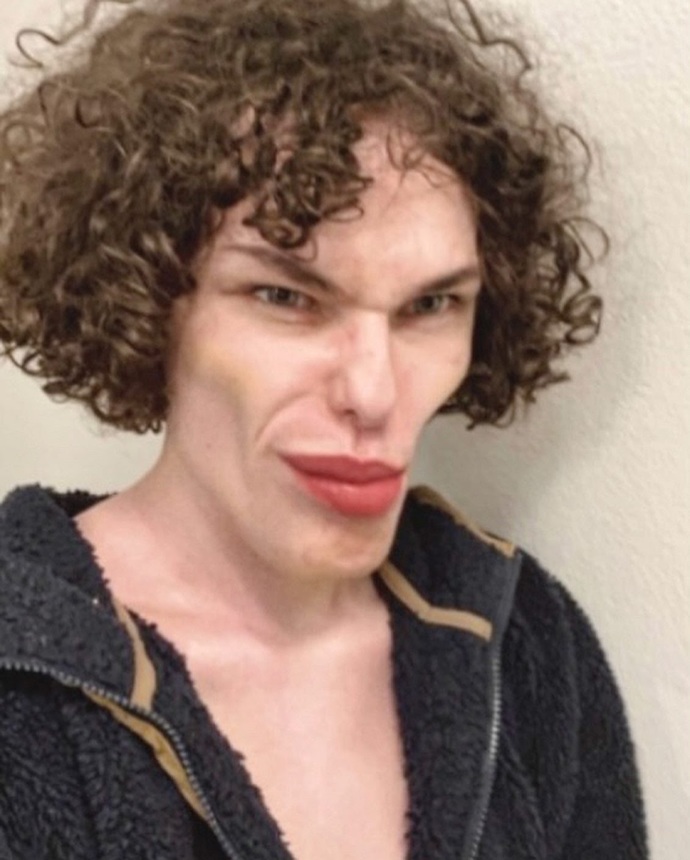 Men in pircings are so hot #Emo4Liferz