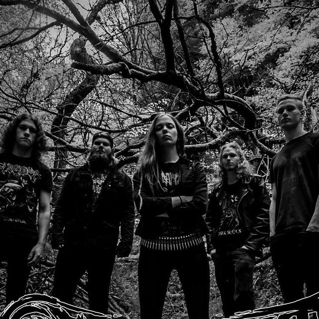 Heavy all female and female fronted metal bands! 落 Warning Sooper