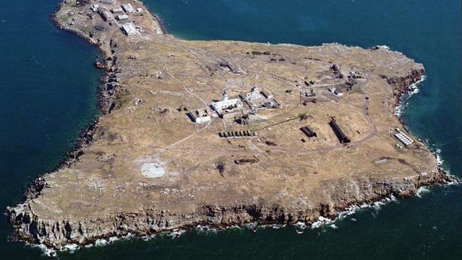 "Go FUCK yourself Warship" --- said 13 defiant Ukrainians on Snake Island!