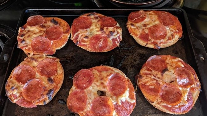 GAG recipe time: Bagel pizzas!