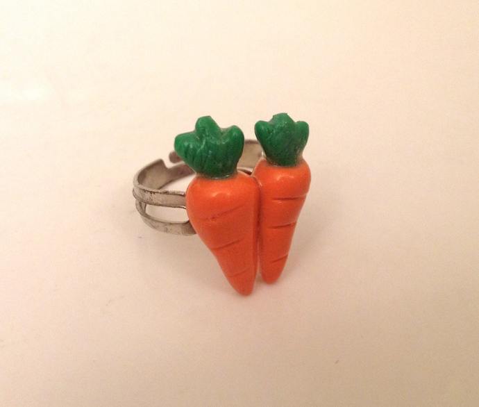 "Bubba Ray, I told you nothing less than a FIVE carrot ring before you get inside me."