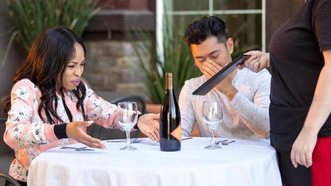 Who SHOULD Pay For the Date?