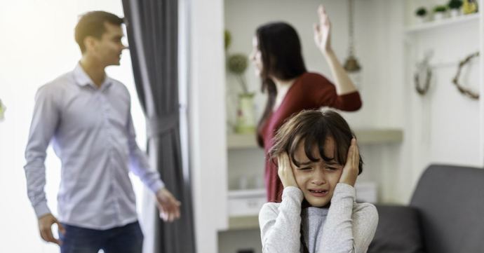 How does the law and single parent homes affect children?