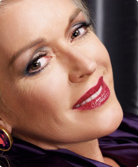 Dont be that 30+ year old woman that runs back to an ex, even if he does happen to be single at the time