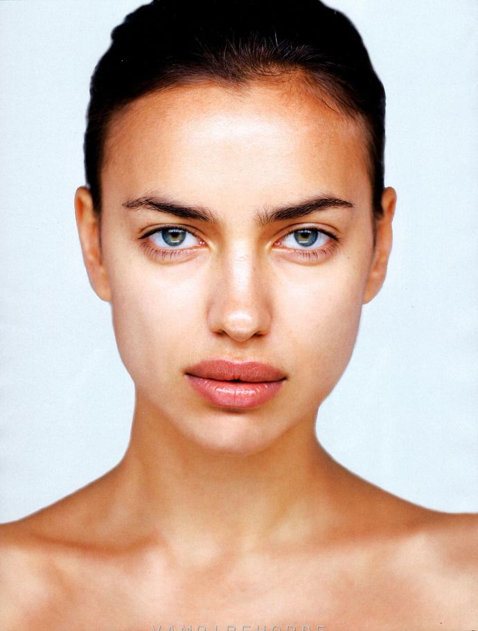 Thin lips look better than big lips.