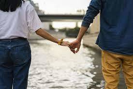 Is it opposite attracts or similarities attracts?