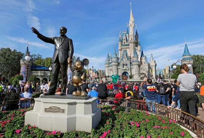 A North Carolina lawmaker wants to invite Disney to move Disney World to North Carolina.
