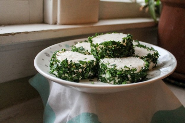 Christmas or Hanukkah Onion Sandwiches