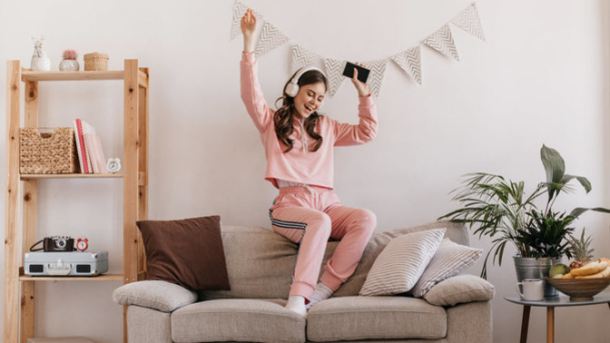 Are you unsure about living on your own? Well here are some pros