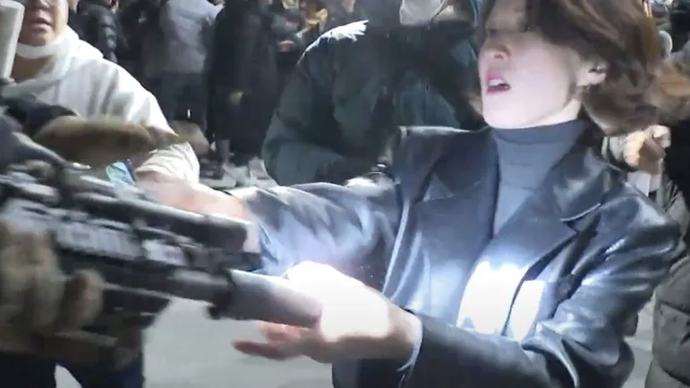 She told the soldier "Arent you embarassed and ashamed of what youre doing?"