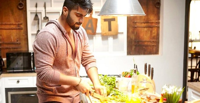 Girls, HOUSE HUSBANDS are a thing apparently. Women are showing that they deem the householding capabilities of men as not all that bad