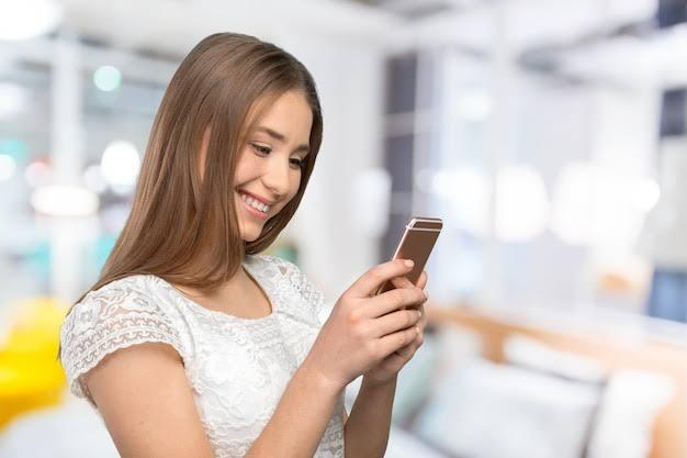 How To Text A Guy Back