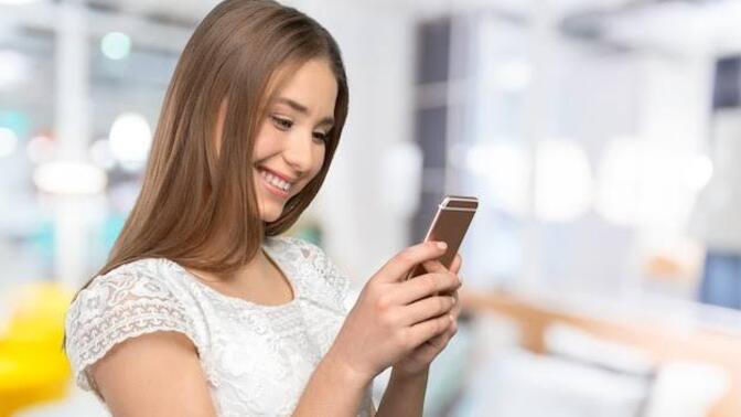 How To Text A Guy Back