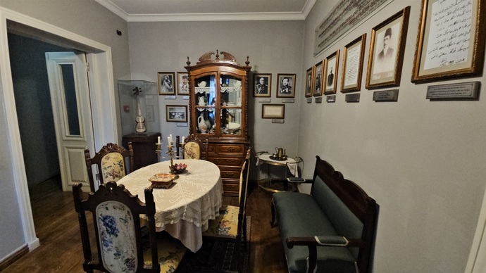 Im a conservative and visited two museums of Communists