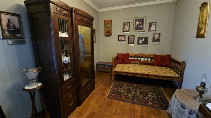 Im a conservative and visited two museums of Communists