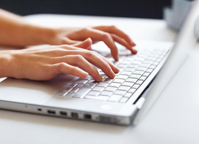 Why "Beautiful" Girls Don't Reply & How To Get a Response