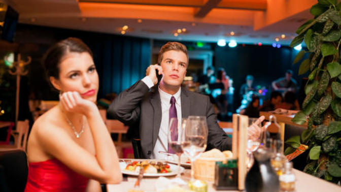 10 Ways to Ruin a First Date