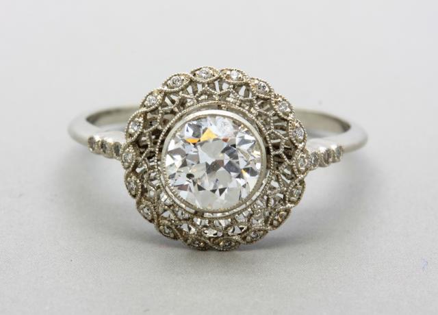 Proposing Soon? 5 Amazing Engagement Ring Styles