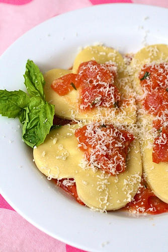 14 Delicious Ways To Romance An Appetite This Valentine's Day