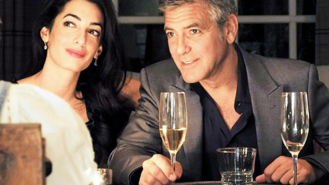 Dating An Older Man: Pros and Cons
