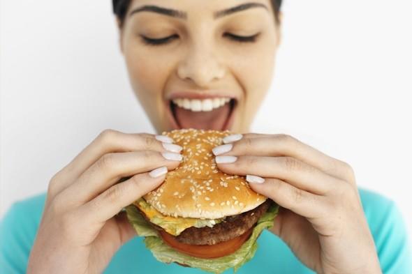 Women eat healthier than men... Oh REALLY?!