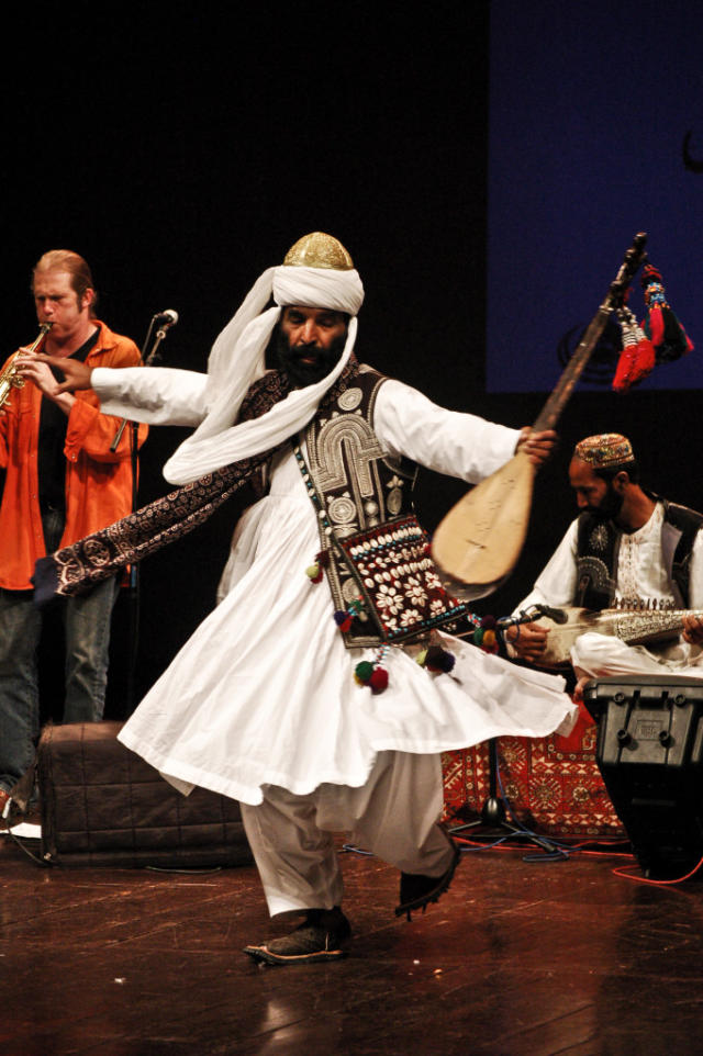 Cultural And Traditional Pakistani Wears