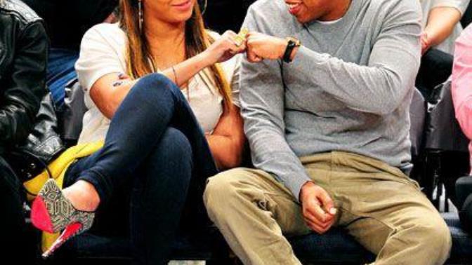 10 Downsides To Dating A Boss