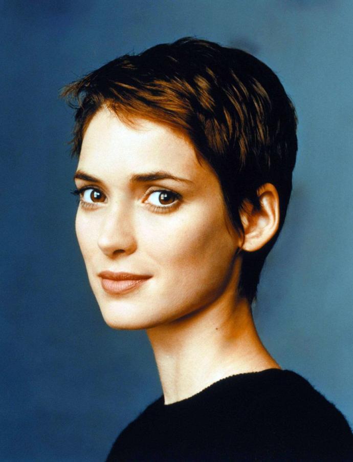 winona ryder short hair style