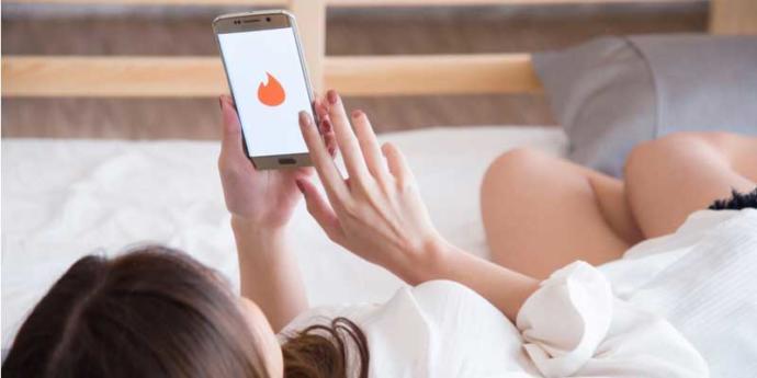 What happens when you block someone on Tinder?