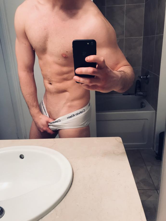 Men with bear mode or aesthetic mode body type?
